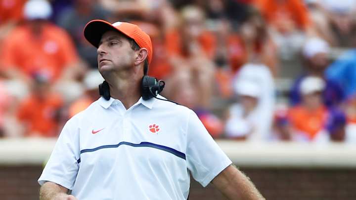 Hopkins addresses Swinney's comments on anthem protest