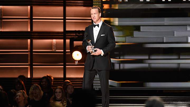 Watch: Peyton Manning sings at the CMA Awards Watch: Peyton Manning sings at the CMA Awards