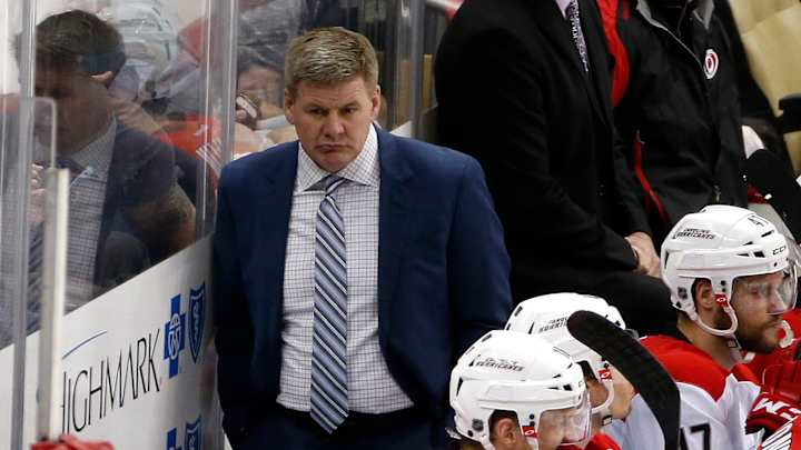 Hurricanes sign coach Bill Peters to extension
