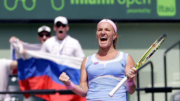 Kuznetsova beats Bacsinszky 7-5, 6-3 in Miami Open semis