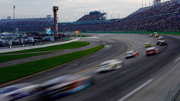 Kentucky Speedway's resurfacing blends with new NASCAR rules