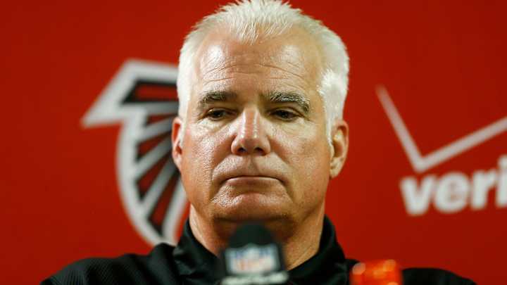 Former Falcons coach Mike Smith interviews for Giants job