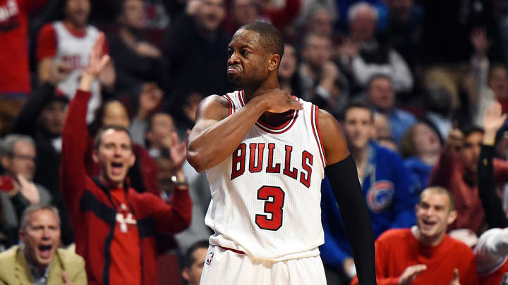 Dwyane Wade fined $25,000 for throat-slash gesture
