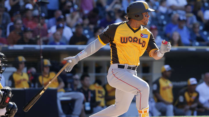 Red Sox calling up top prospect Moncada for Friday