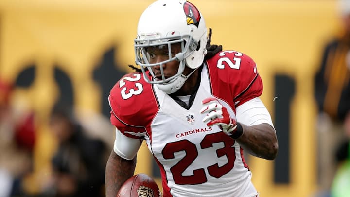 Cardinals re-sign Chris Johnson