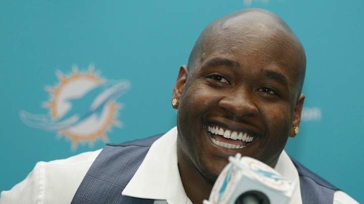 OL Laremy Tunsil signs rookie contract with Miami Dolphins OL Laremy Tunsil signs rookie contract with Miami Dolphins