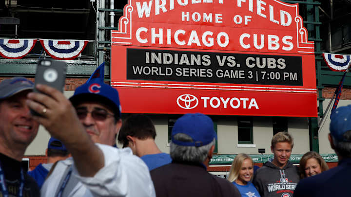 Catching up: Wrigley ballhawks return for Series reunion