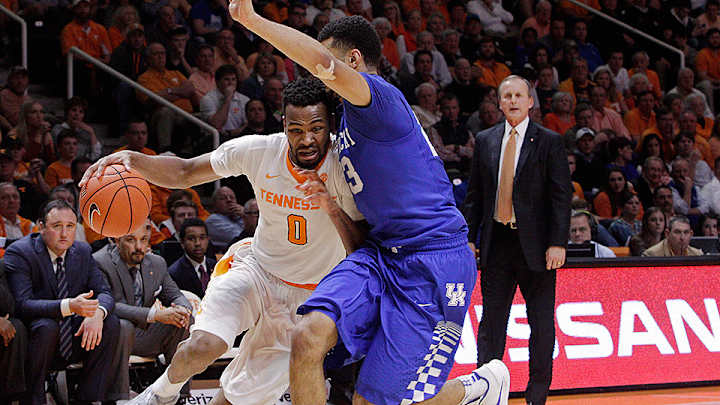 Tennessee rallies from 21-point deficit to stun No. 20 Kentucky