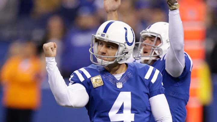 Colts re-sign NFL's oldest player, Adam Vinatieri, 43