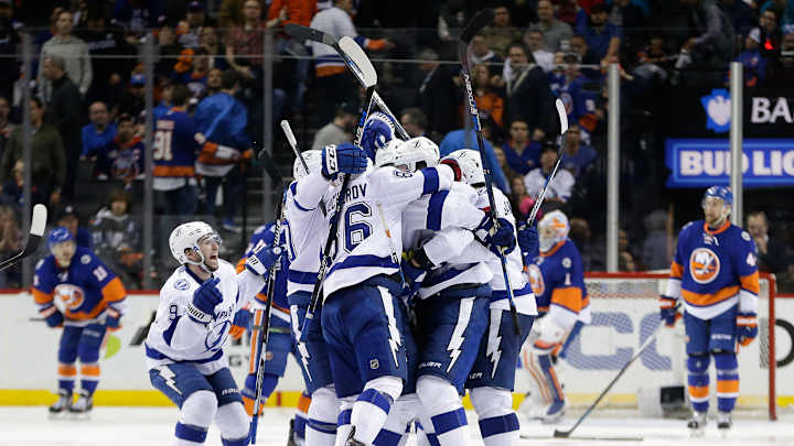 Garrison's OT goal lifts Lightning to 2-1 win over Islanders