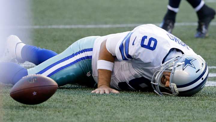 Romo gives Cowboys scare as Seattle rolls past Dallas 27-17