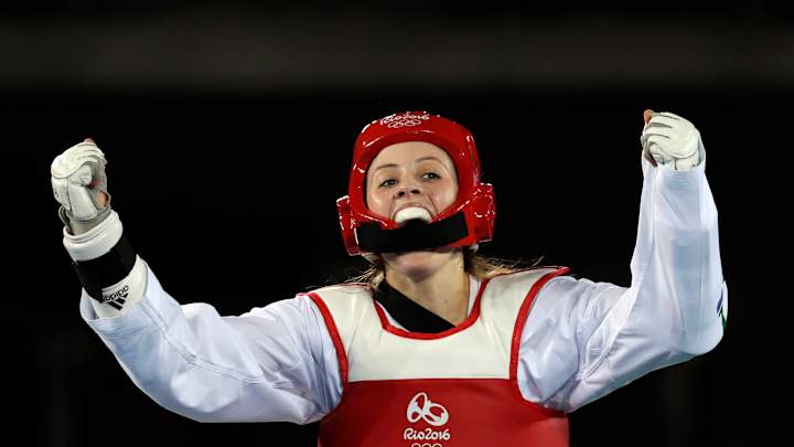Defending Olympic taekwondo champion Jade Jones keeps title