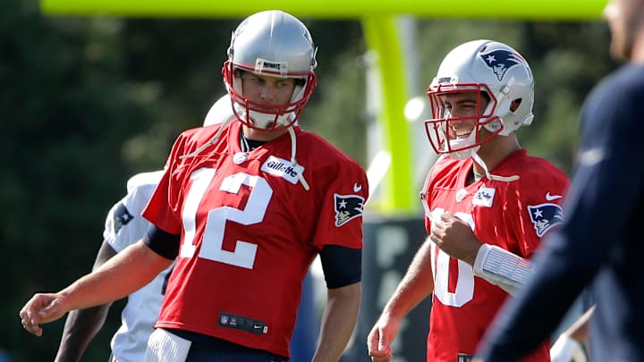 Tom Brady tips cap to Jimmy Garoppolo on job well done Tom Brady tips cap to Jimmy Garoppolo on job well done