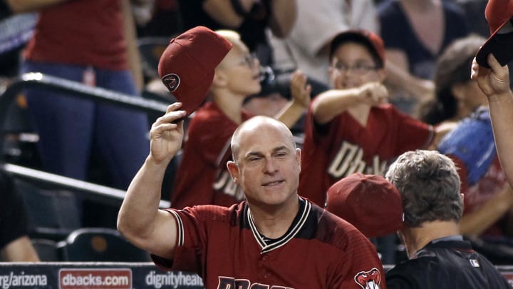 Diamondbacks fire Stewart, Hale after another losing season