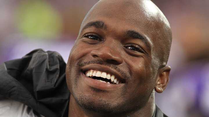 Adrian Peterson donating $100K to flood relief in hometown