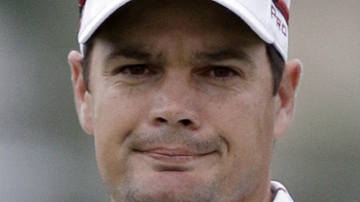Van Aswegen leads bunched-up PGA field at Travelers