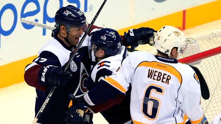 Barrie's 3rd-period goal lifts Avalanche over Predators 5-3