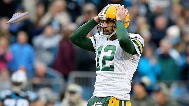 Aaron Rodgers saw a UFO and sounds like an expert on the subject