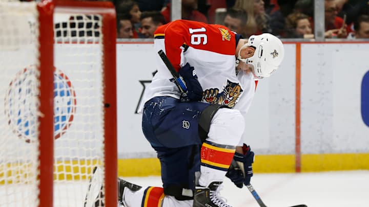 Pavel Datsyuk scores 2 in 3rd, Red Wings beat Panthers 3-0