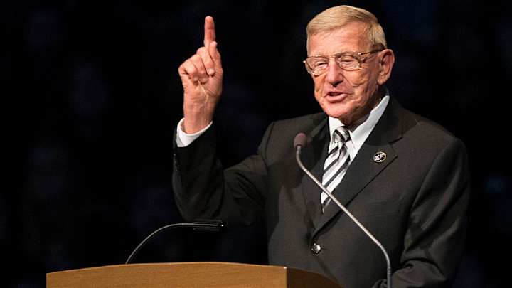 Lou Holtz says he doesn’t want to celebrate immigrants’ holidays Lou Holtz says he doesn’t want to celebrate immigrants’ holidays