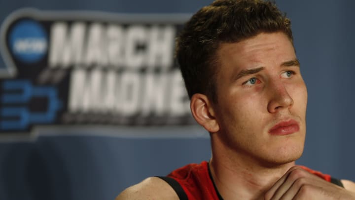 Utah center Jakob Poeltl declares for NBA draft.