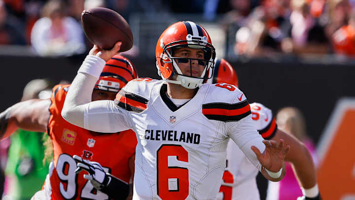 Rookie QB Kessler back in starting lineup for winless Browns