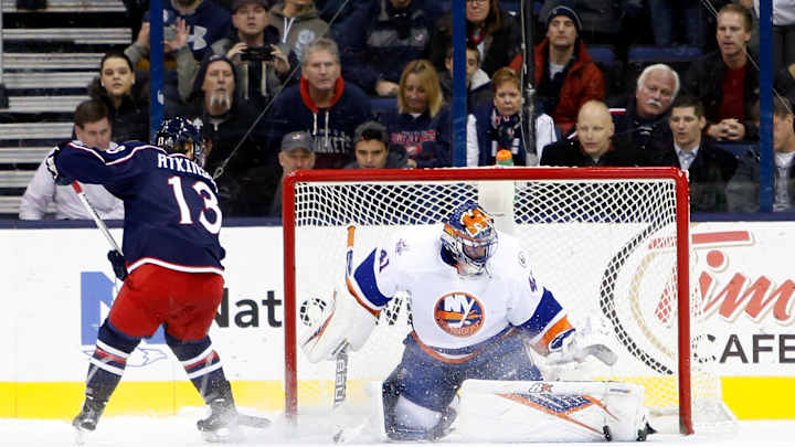 Clutterbuck scores SO winner, Islanders top Blue Jackets 3-2