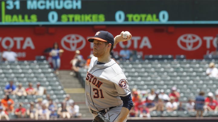 Astros' Correa leaves with apparent ankle injury at Texas
