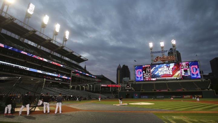 Former Indians players to handle World Series first pitches