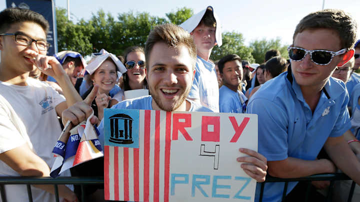 The Latest:  North Carolina, Villanova roll into title game