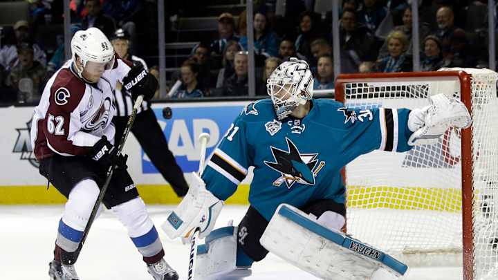 Thornton records 1,300th point, Sharks beat Avalanche 6-1