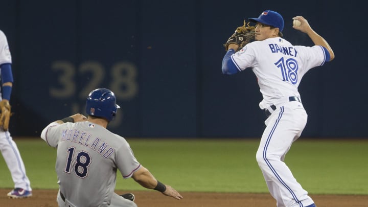 Smoak's 2 HRs lead Blue Jays over Rangers 3-1 in 10 innings