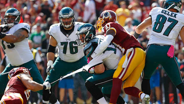 Penalties hurt as Wentz, Eagles take another step backward