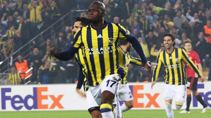 Watch: Moussa Sow's unbelievable overhead kick vs. Manchester United