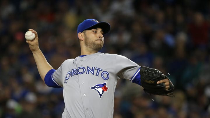 Toronto's Marco Estrada pitching no-hitter through 6 innings