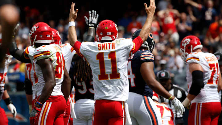 Smith, Chiefs look sharp in 23-7 victory over Bears