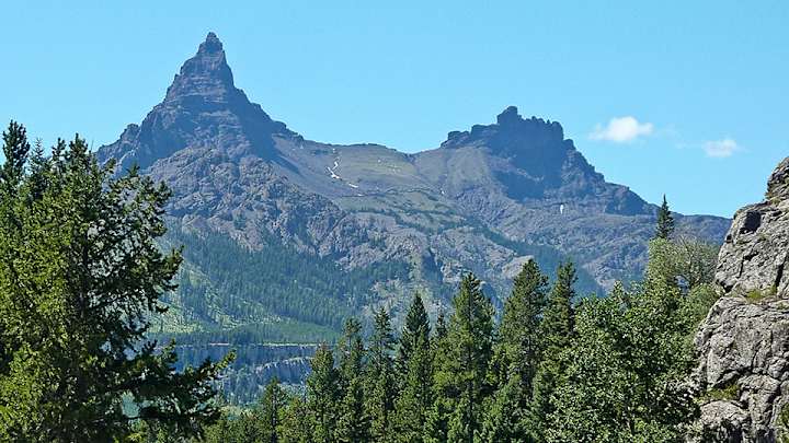 The Weekender: Yellowstone adventurers in danger