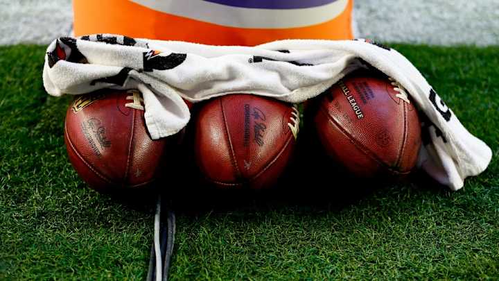 Report: NFL considering narrowing field goal posts