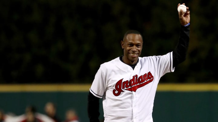 Indians fan gives up seat on plane so Kenny Lofton could make it to the World Series