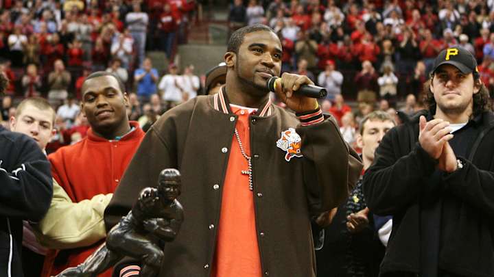 2006 Heisman winner Troy Smith pleads not guilty to DUI