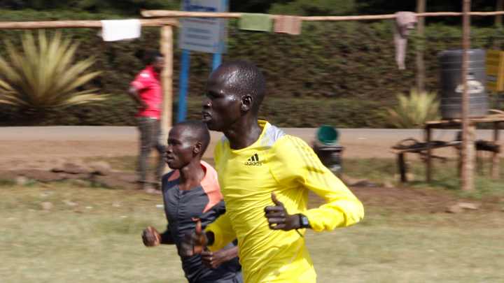 Refugees run long, inspiring road to Rio's world stage