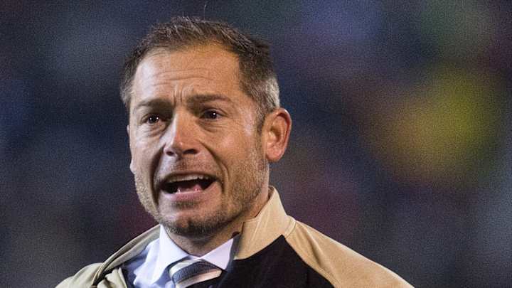 AD: W. Michigan coach Fleck hasn't spoken to other schools
