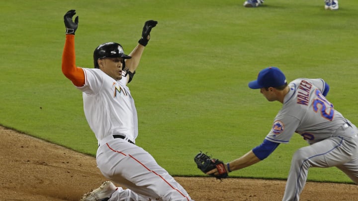 Reyes' 3 hits help Mets edge Marlins 5-3