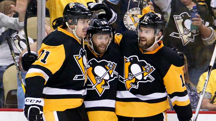 Penguins top Lightning 2-1 to advance to Stanley Cup Final