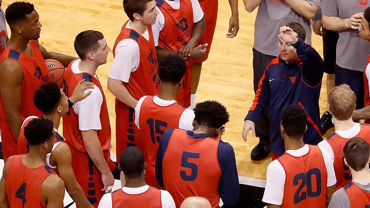 Dayton gives coach Archie Miller an extra year on contract