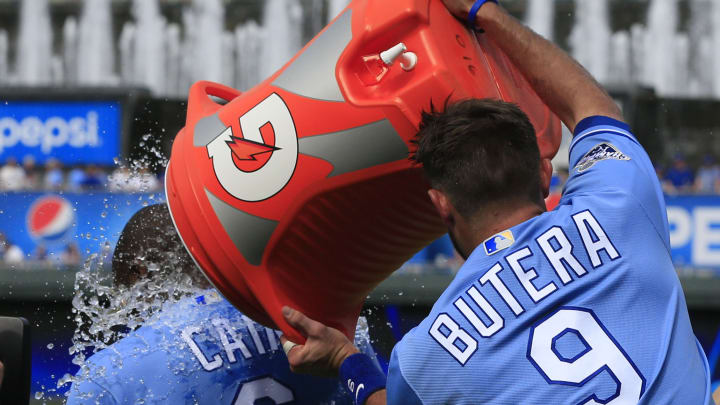 Royals rally again late to defeat White Sox 5-4 Royals rally again late to defeat White Sox 5-4