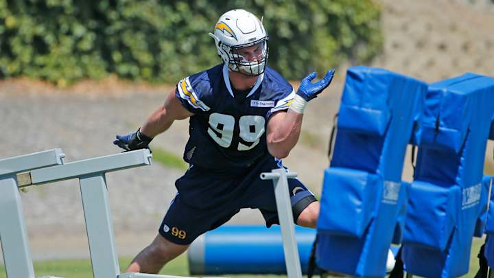 Joey Bosa practices in pads for 1st time with Chargers