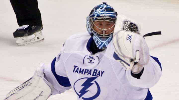 Lightning lose goaltender Bishop to apparent leg injury