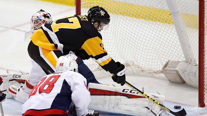 Penguins run win streak to 6, top Capitals 6-2