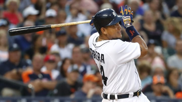 Cabrera leaves Tigers-Royals game with biceps injury
